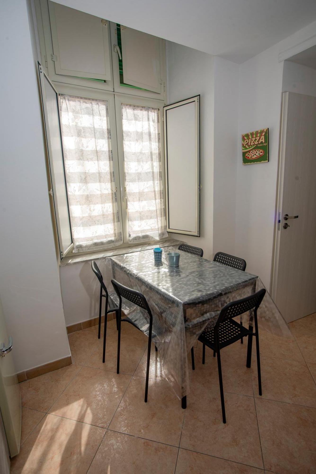 Na City Rooms نابولي المظهر الخارجي الصورة