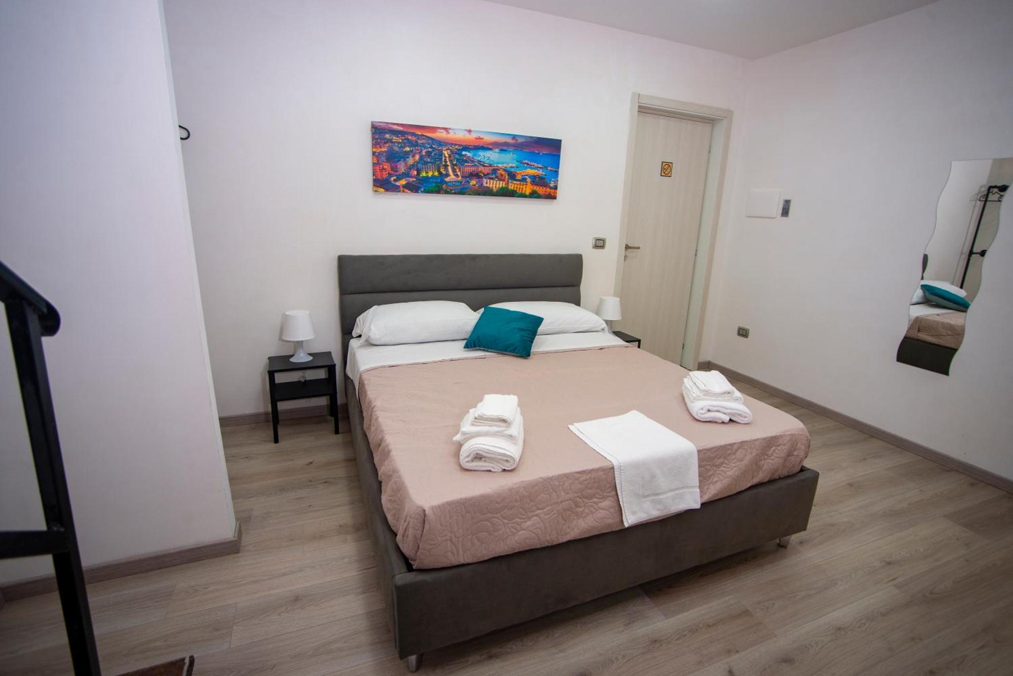 Na City Rooms نابولي المظهر الخارجي الصورة