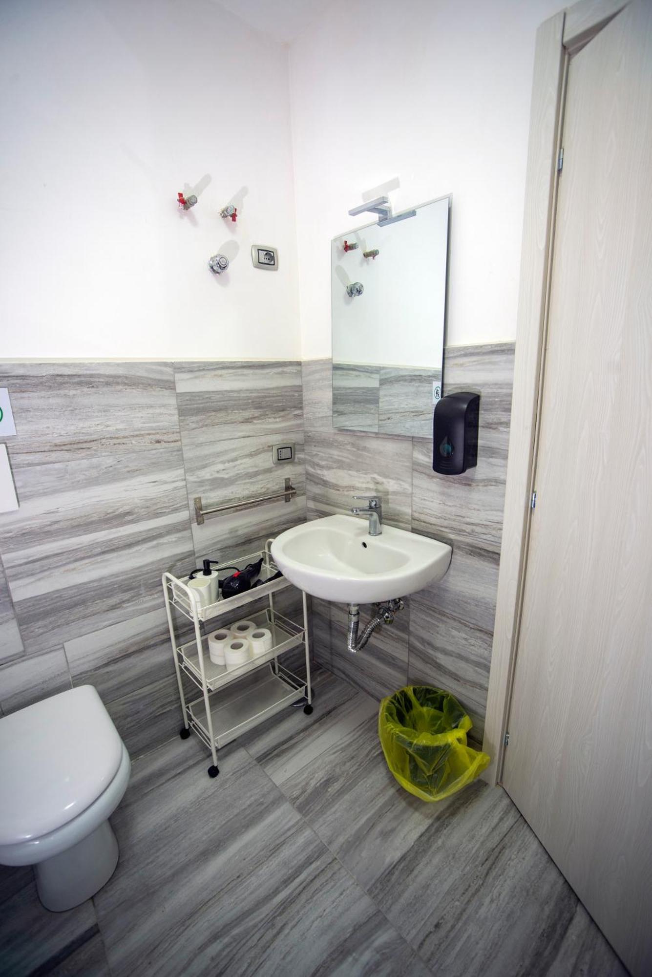 Na City Rooms نابولي المظهر الخارجي الصورة