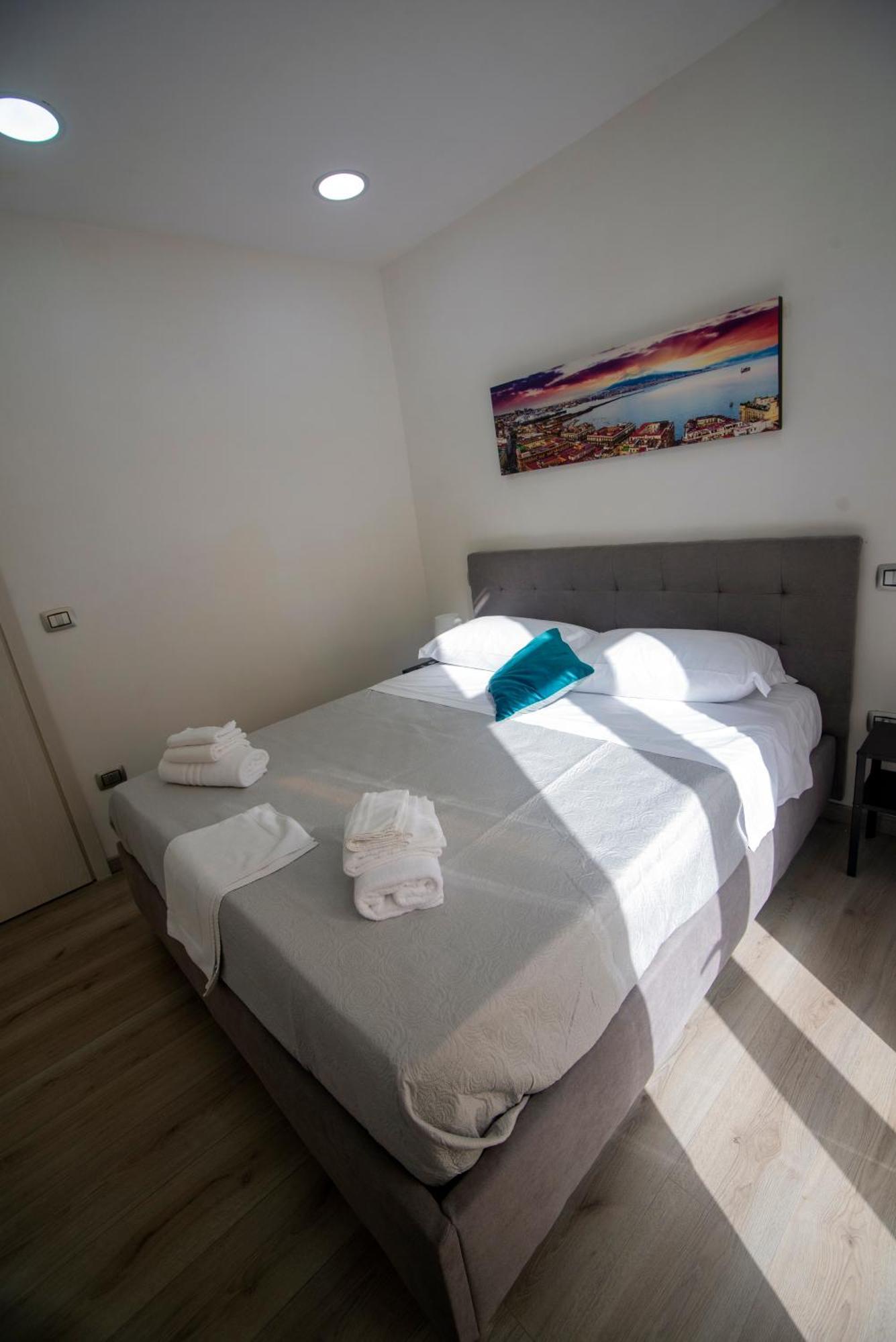 Na City Rooms نابولي المظهر الخارجي الصورة