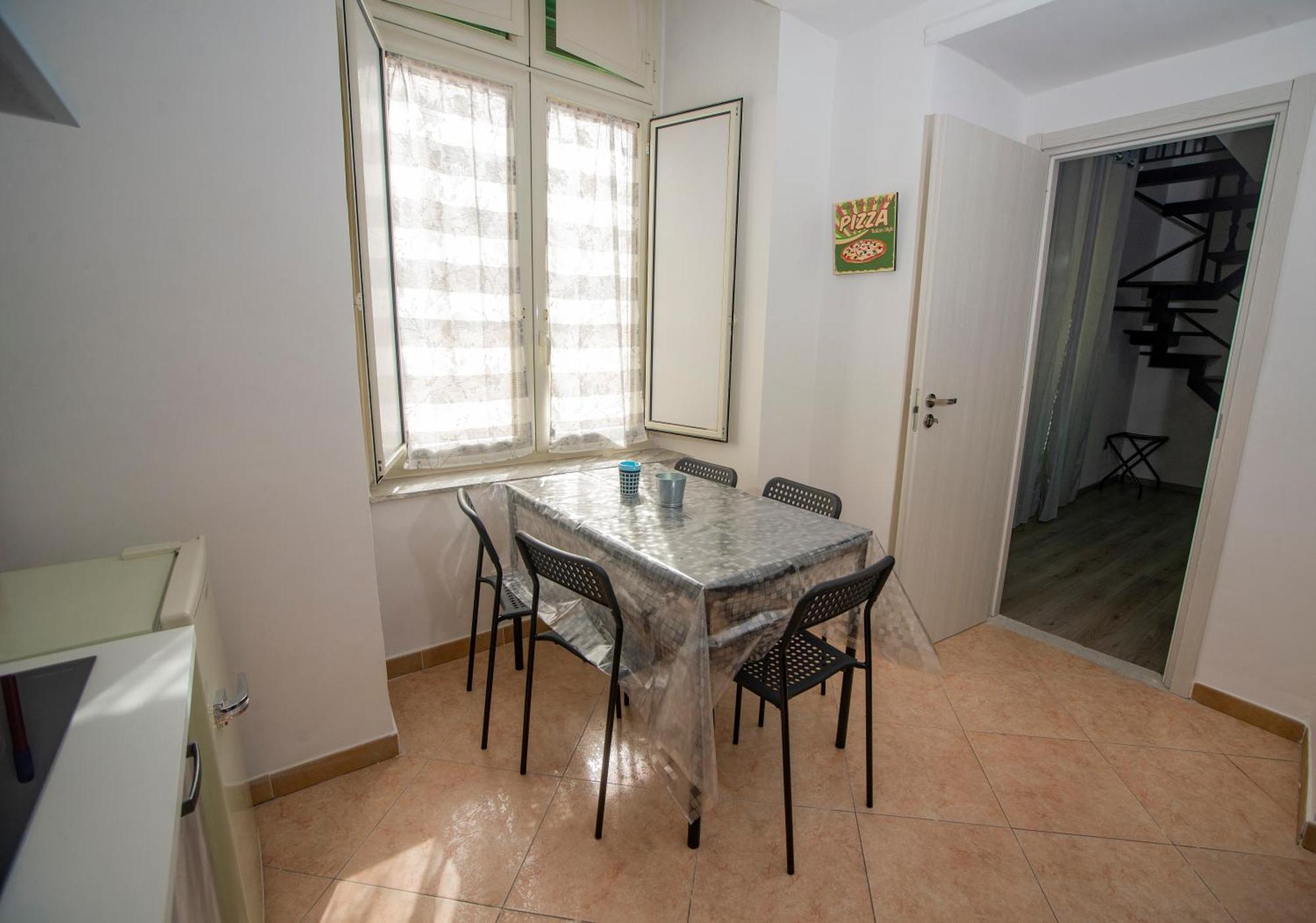 Na City Rooms نابولي المظهر الخارجي الصورة