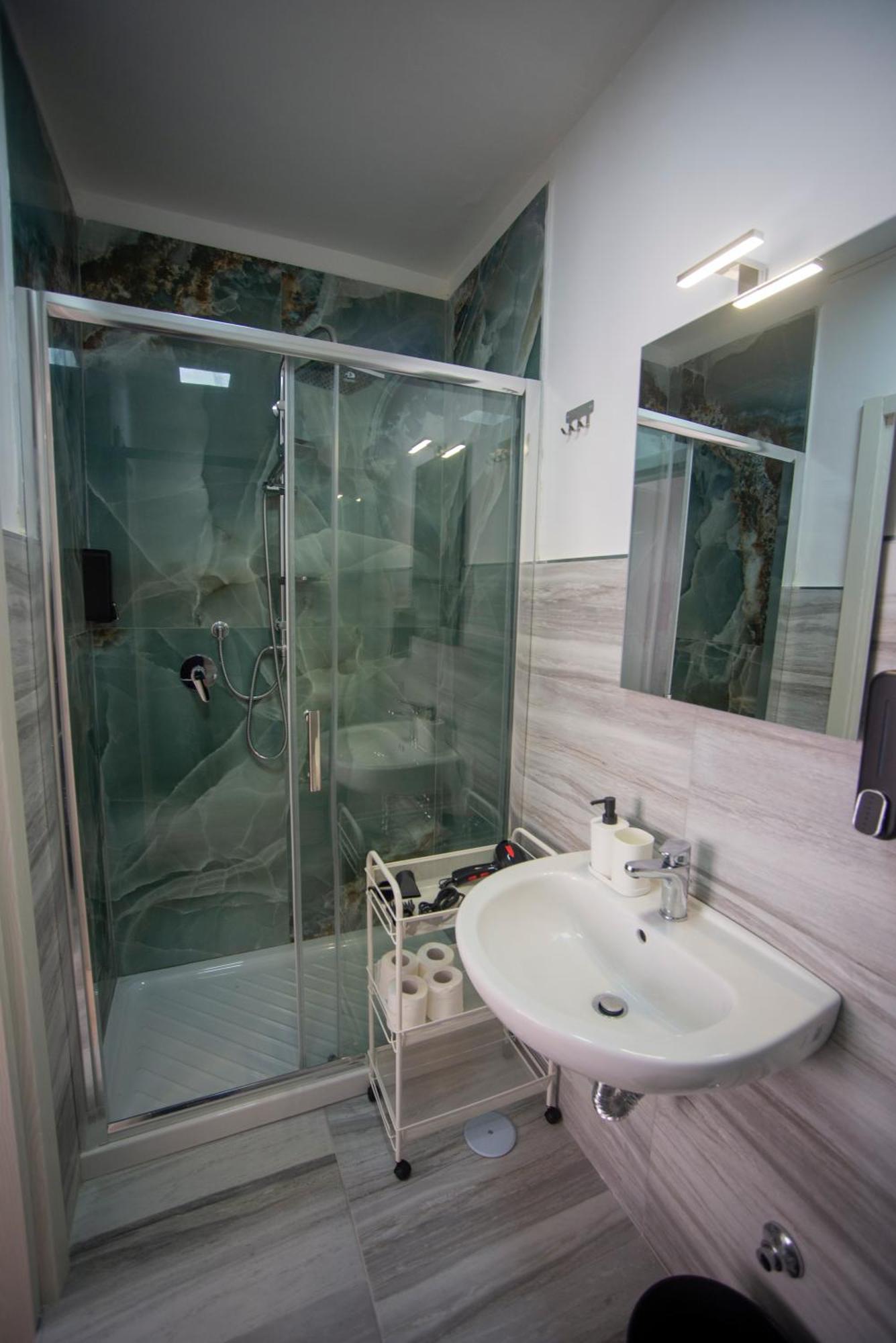 Na City Rooms نابولي المظهر الخارجي الصورة