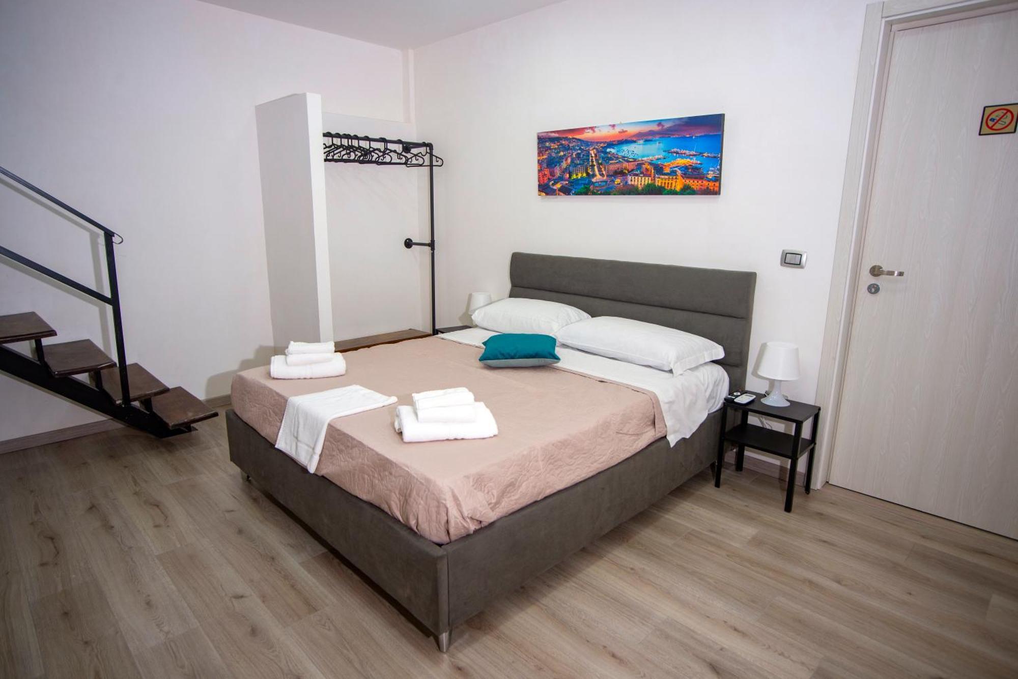 Na City Rooms نابولي المظهر الخارجي الصورة