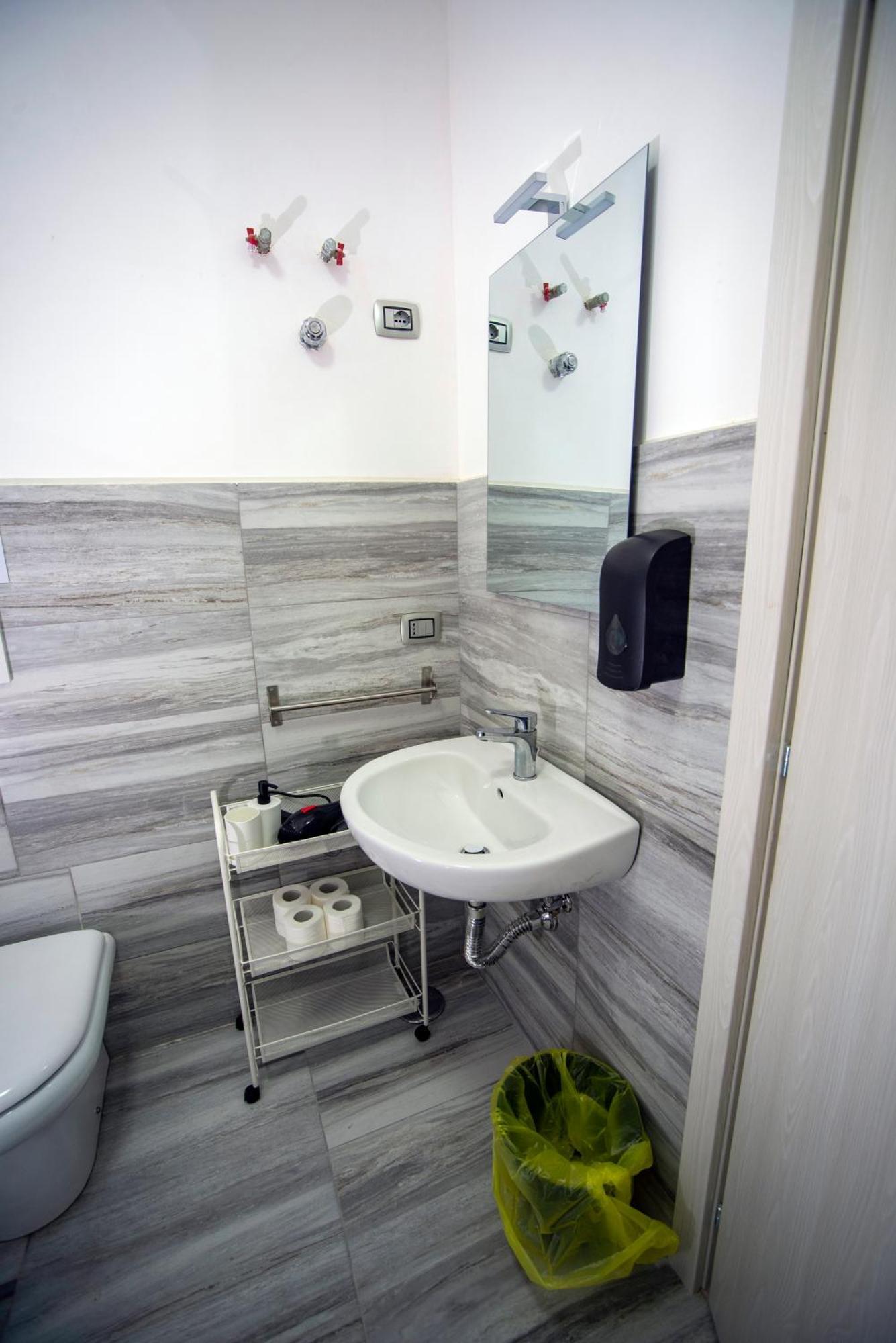 Na City Rooms نابولي المظهر الخارجي الصورة