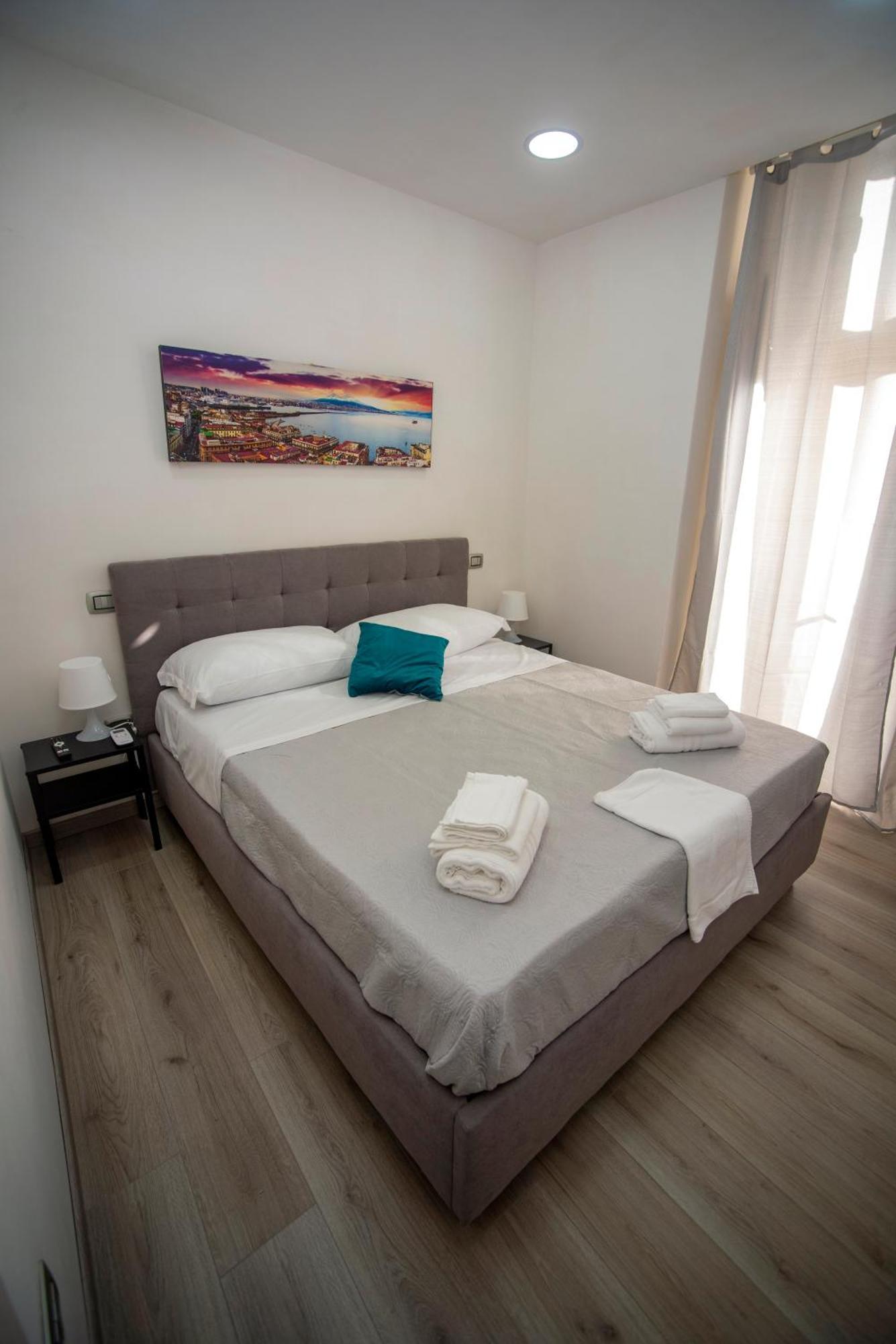 Na City Rooms نابولي المظهر الخارجي الصورة