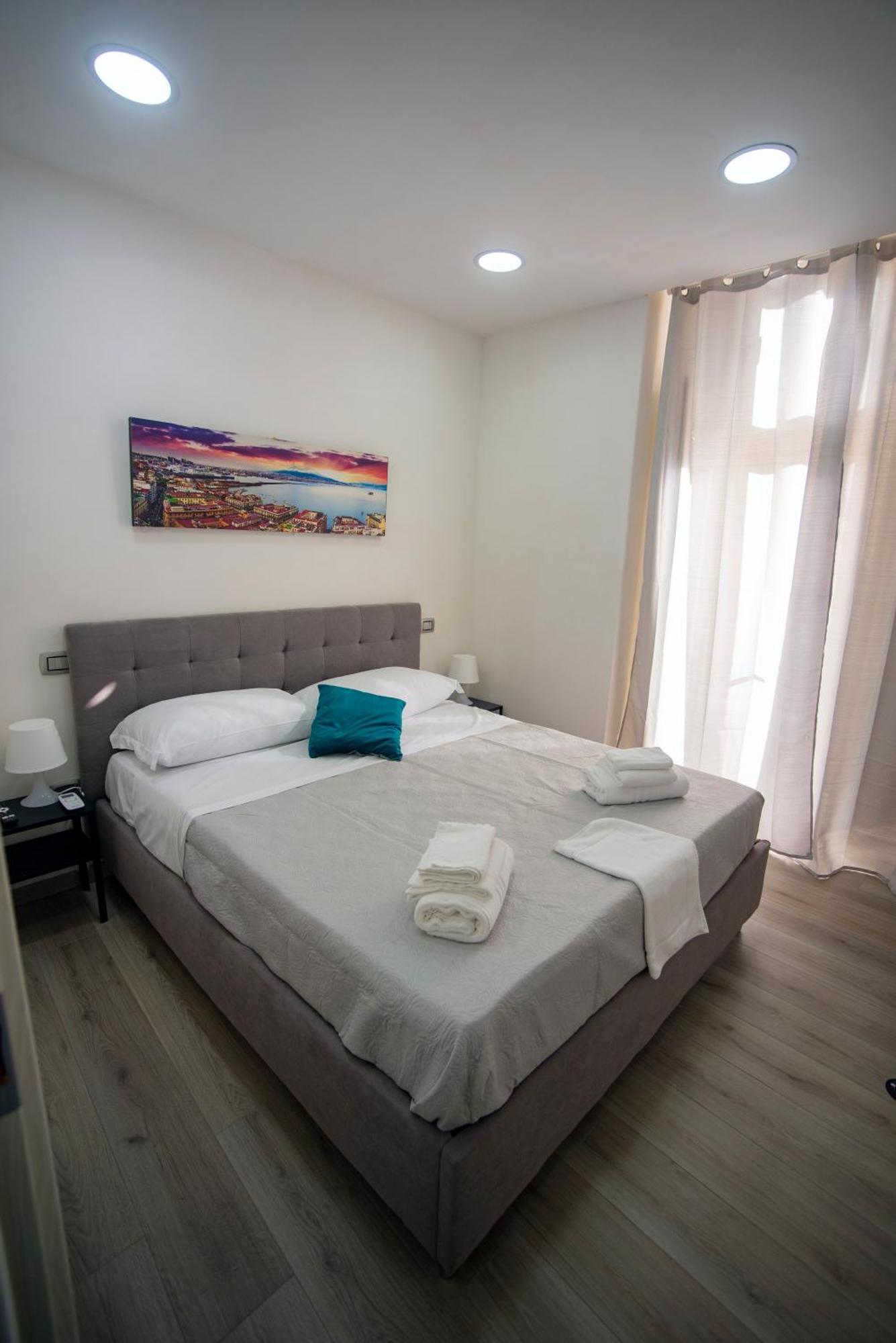 Na City Rooms نابولي المظهر الخارجي الصورة