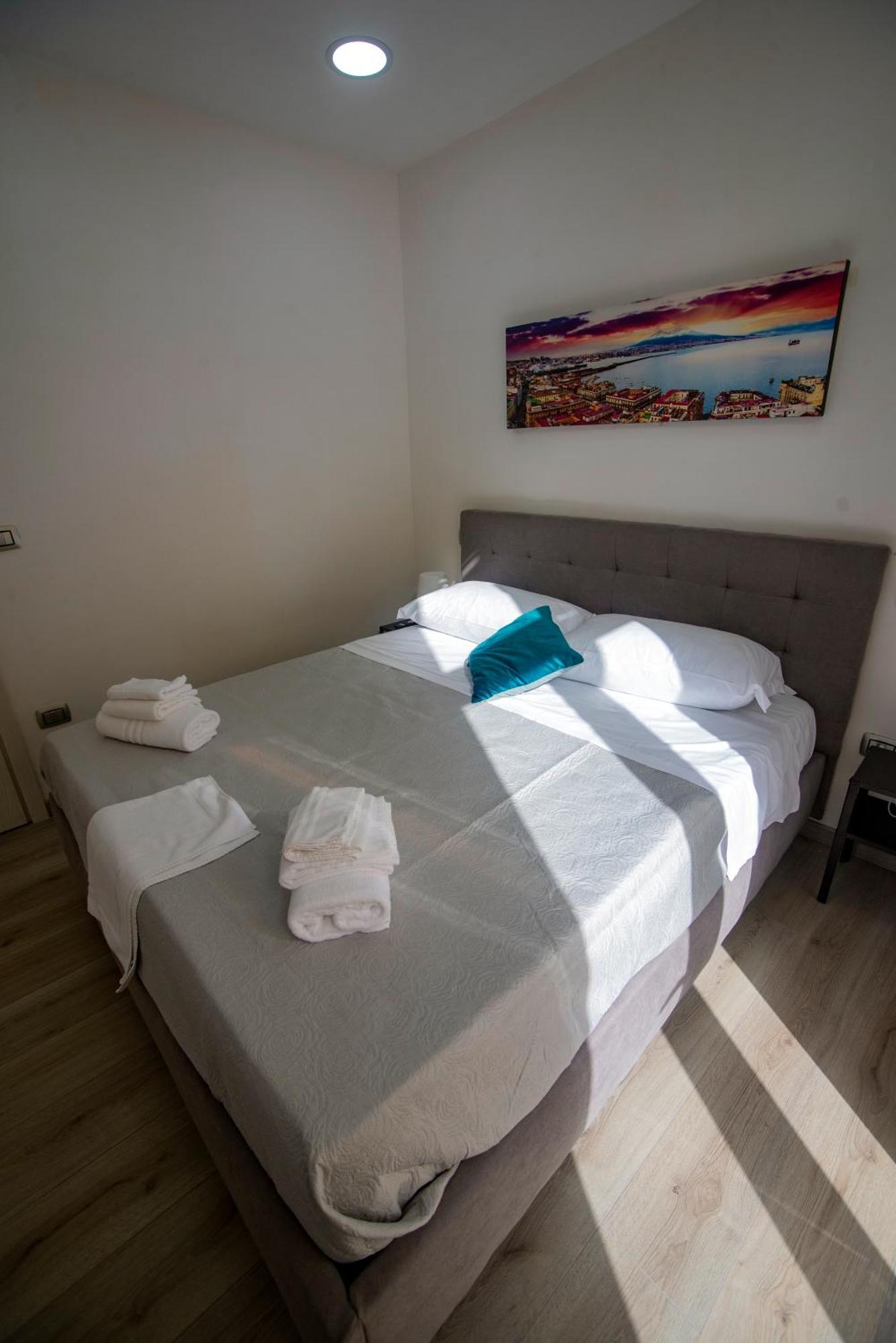 Na City Rooms نابولي المظهر الخارجي الصورة