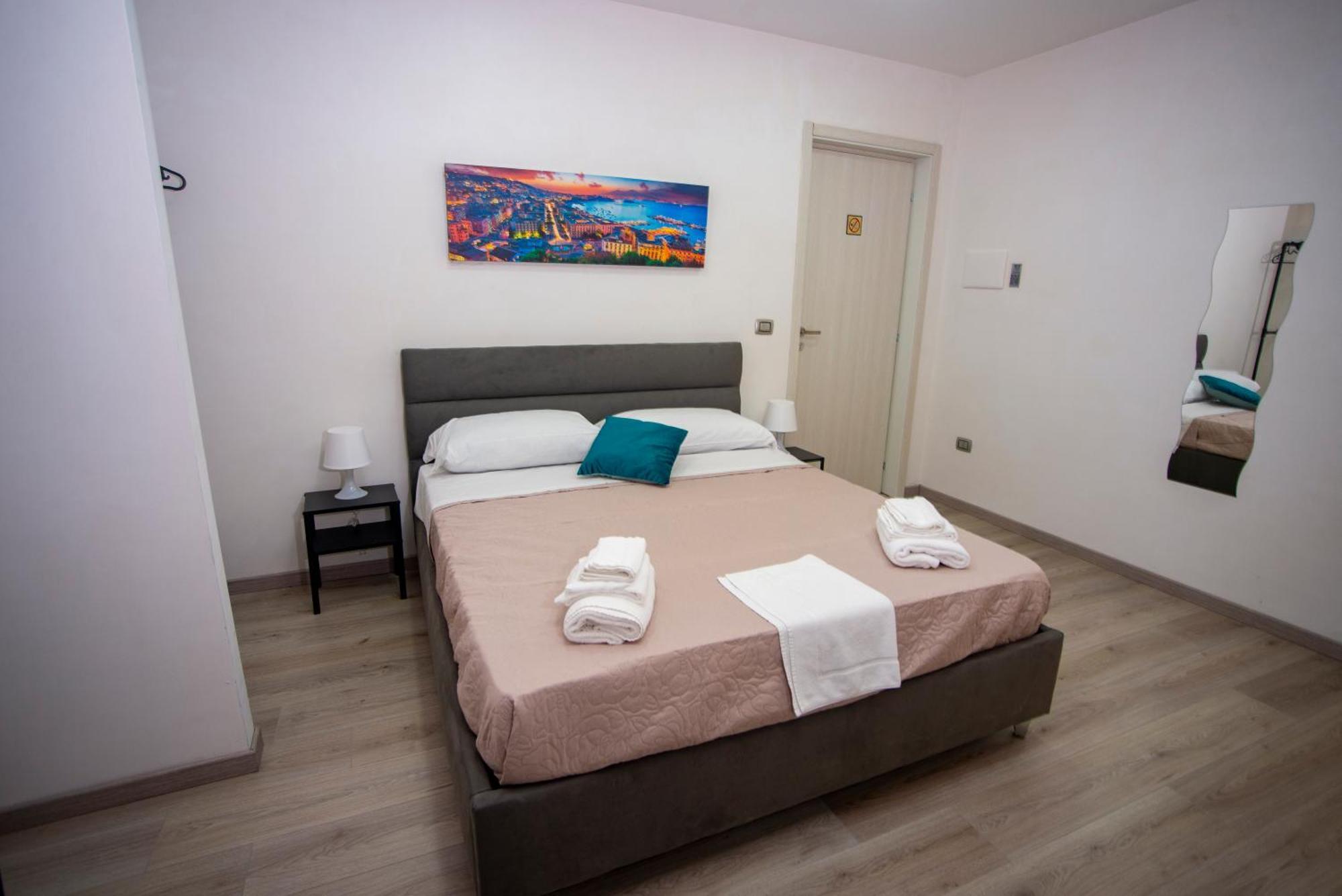 Na City Rooms نابولي المظهر الخارجي الصورة