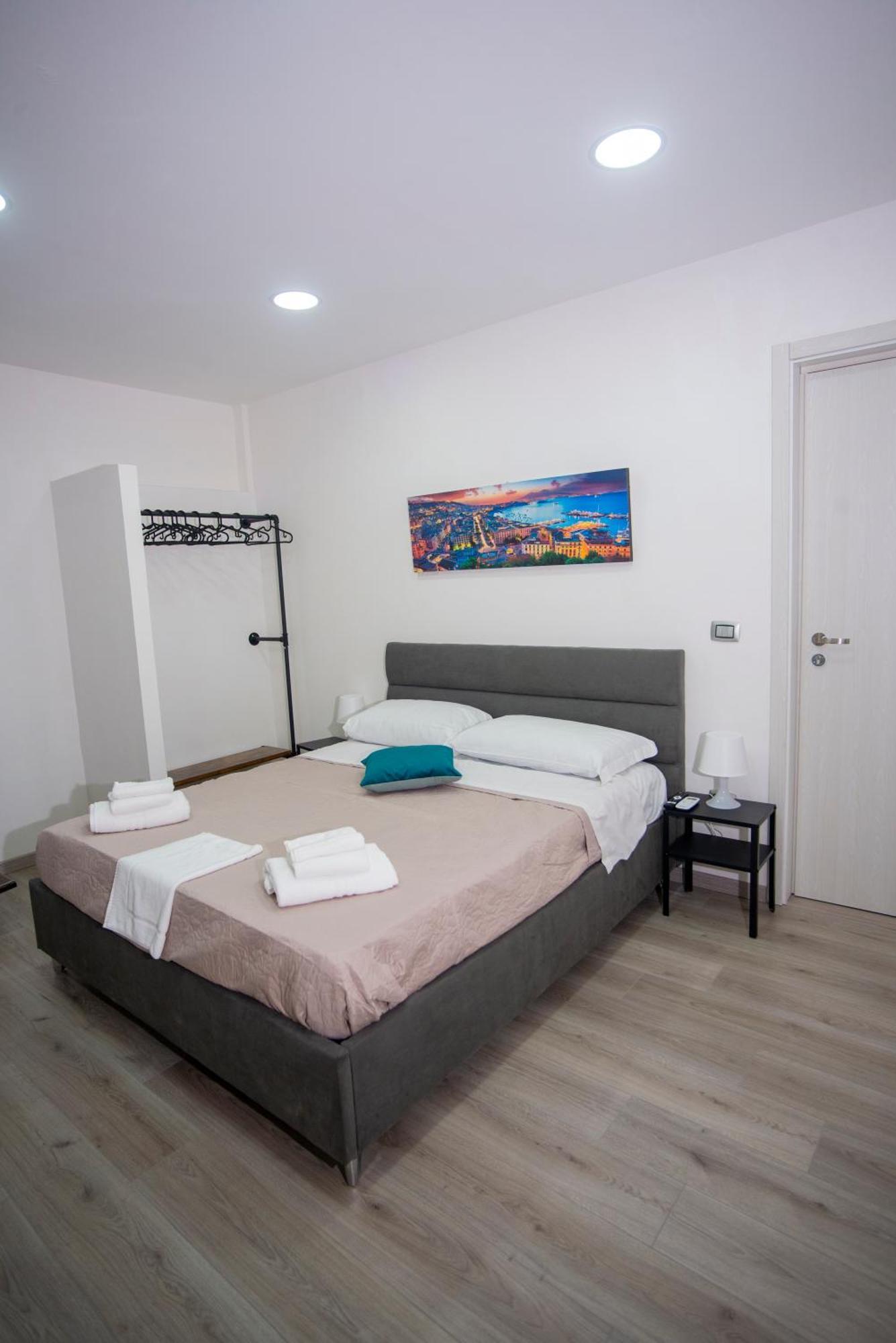 Na City Rooms نابولي المظهر الخارجي الصورة