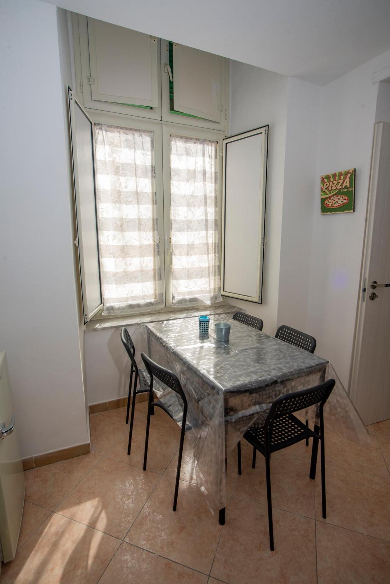 Na City Rooms نابولي المظهر الخارجي الصورة