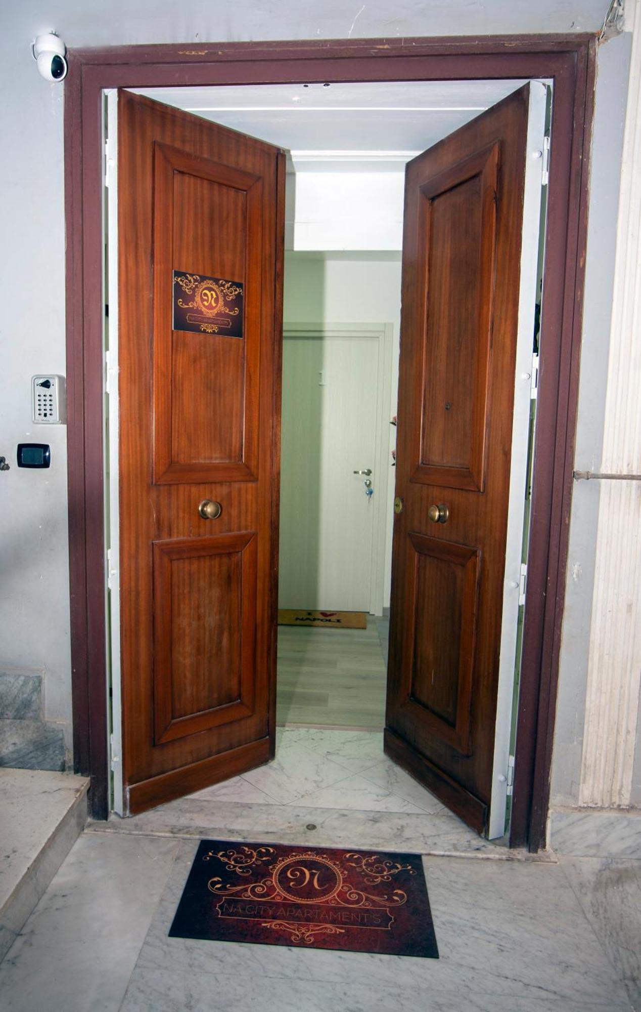 Na City Rooms نابولي المظهر الخارجي الصورة