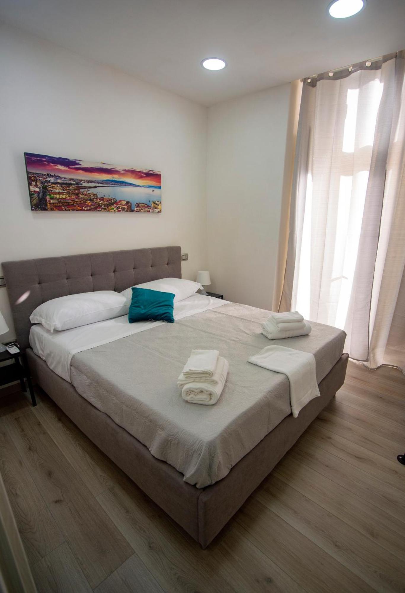 Na City Rooms نابولي المظهر الخارجي الصورة