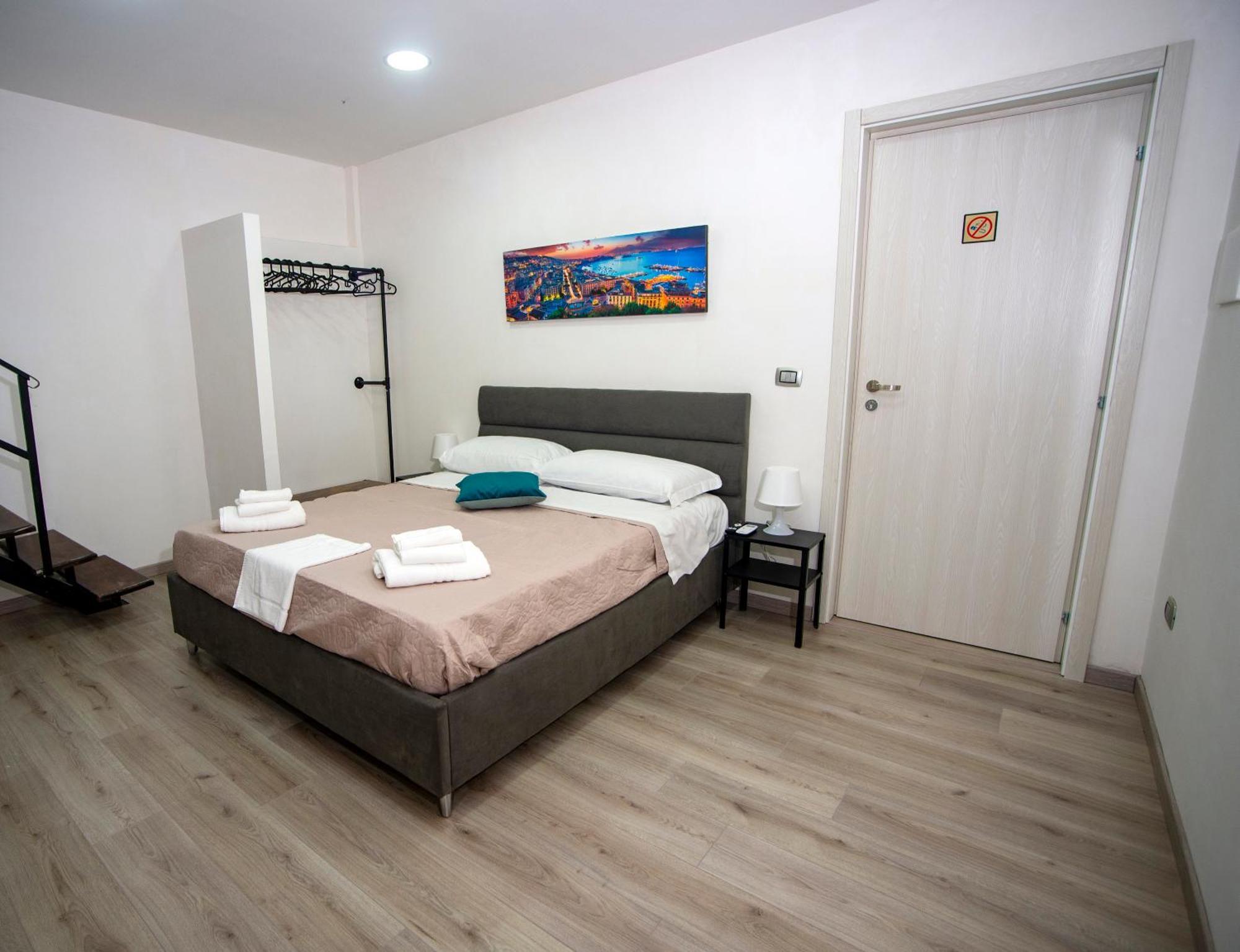 Na City Rooms نابولي المظهر الخارجي الصورة